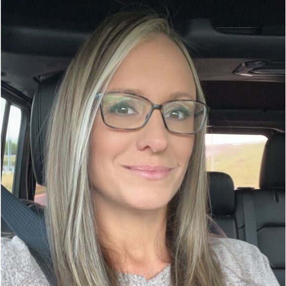 Meet your Posher, Amy - Picture 1 of 5